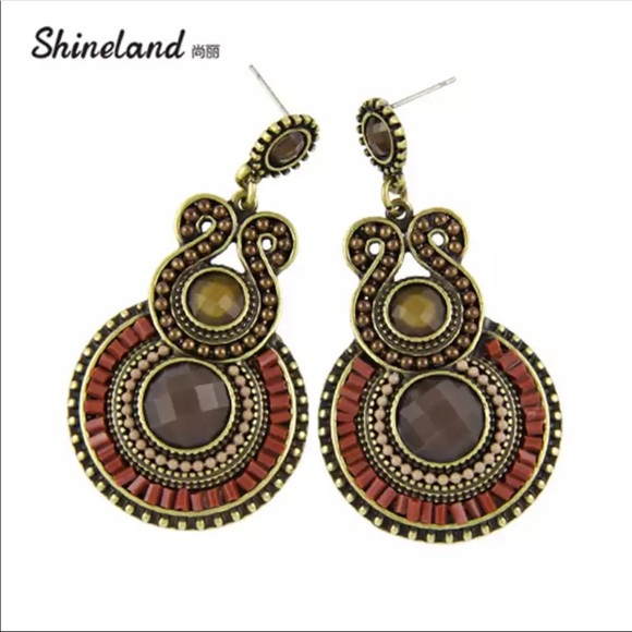 NWT Resin Beaded  earrings Antique Style - Picture 2 of 2